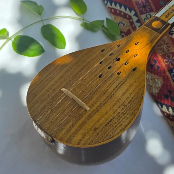 سه‌تار مدل رودسته معرق 03
